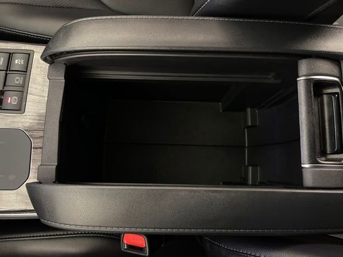 Used 2024 Toyota Highlander Platinum image 23