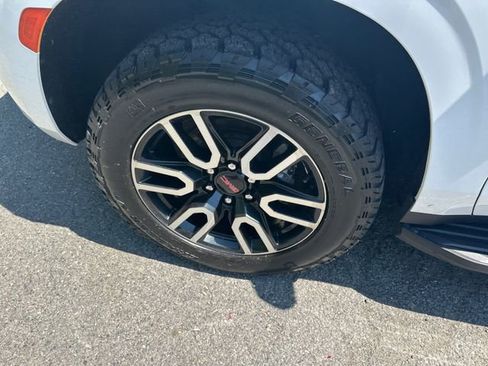 Used 2022 GMC Yukon XL AT4 w/ Max Trailering Package AWD/4WD image 15