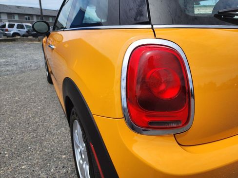 Used 2017 MINI Cooper 2-Door Hardtop FWD image 34