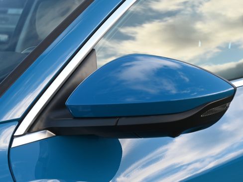 Used 2019 Audi e-tron Premium Plus image 18