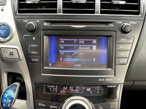 Used 2014 Toyota Prius V Five FWD image 15