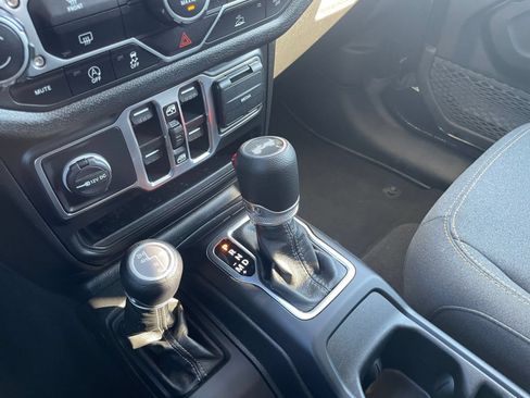 Used 2025 Jeep Wrangler Unlimited Sport AWD/4WD image 40