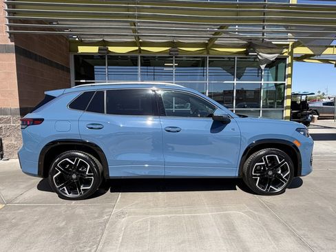 Used 2025 Volkswagen Tiguan SEL R-Line AWD/4WD image 9