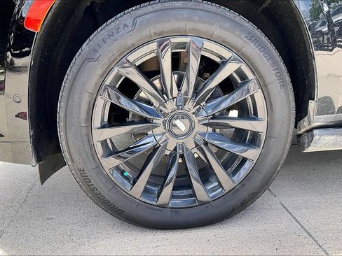 Used 2022 Cadillac Escalade Premium Luxury w/ Performance Package AWD/4WD image 11