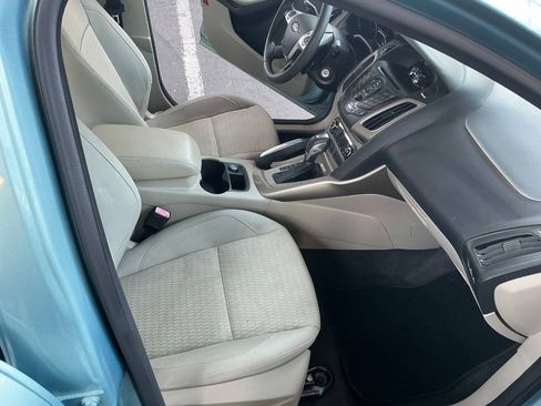 Used 2012 Ford Focus SEL FWD image 12