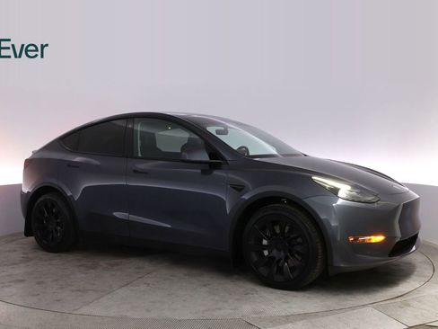 Used 2023 Tesla Model Y Long Range AWD/4WD image 14