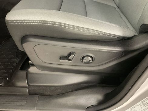 Used 2022 RAM 1500 Big Horn AWD/4WD image 12