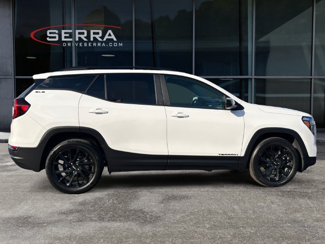 Used 2024 GMC Terrain SLE w/ Driver Convenience Package FWD image 6
