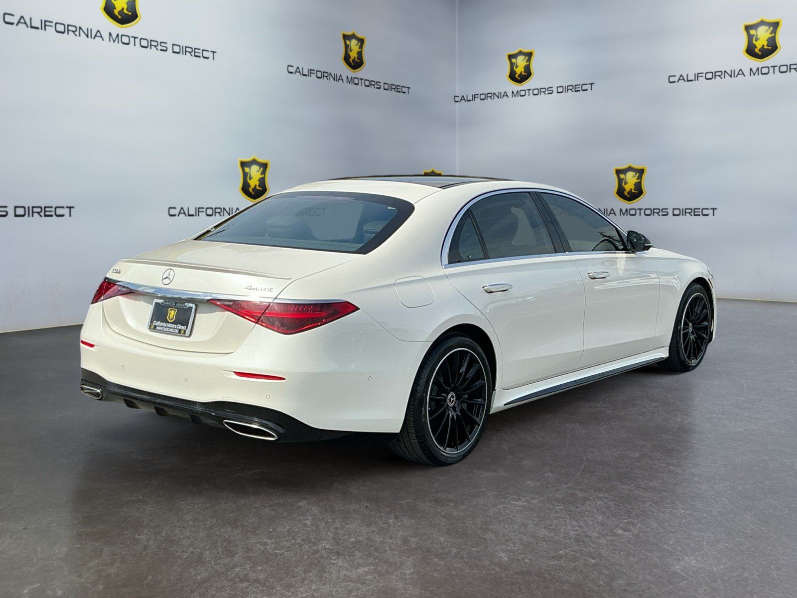 Used 2022 Mercedes-Benz S 580 4MATIC Sedan w/ AMG Line Package image 5