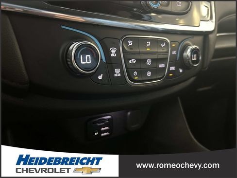 Certified 2023 Chevrolet Traverse RS FWD image 23