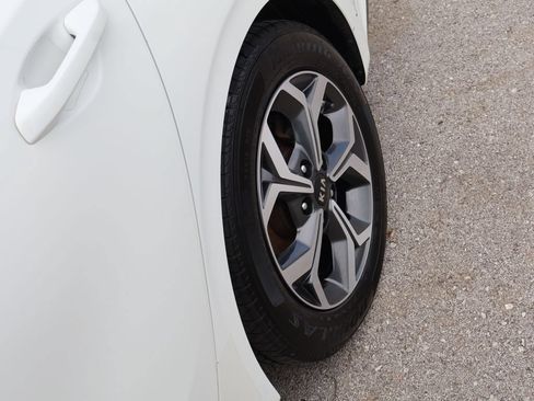 Used 2021 Kia Forte LXS FWD image 34