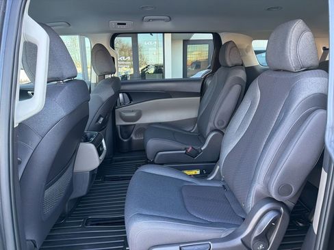 New 2026 Kia Carnival LX FWD image 19