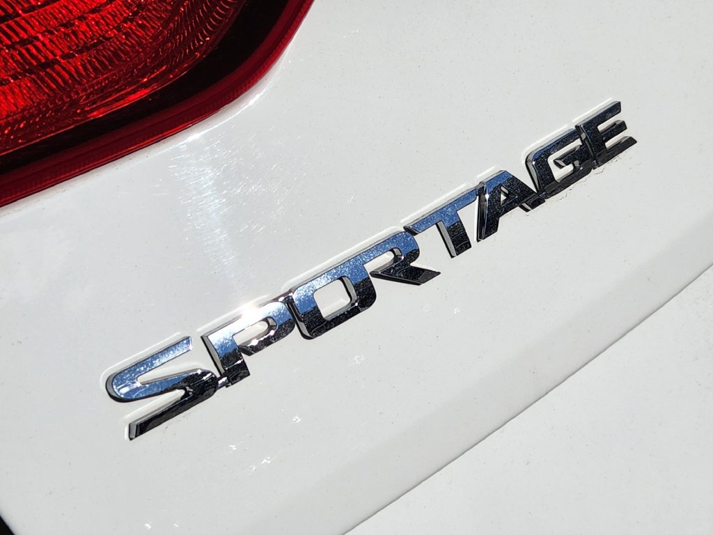 Used 2017 Kia Sportage LX AWD/4WD image 11