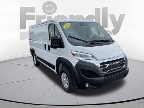 Used 2025 RAM ProMaster 2500 w/ Quick Order Package 22G SLT FWD image 3