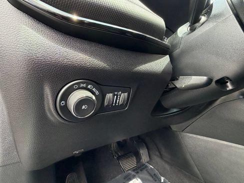 Used 2022 Jeep Compass Latitude w/ Convenience Group FWD image 26