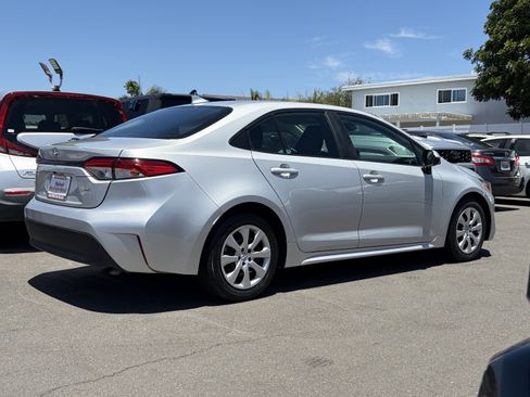 Certified 2024 Toyota Corolla LE FWD image 3