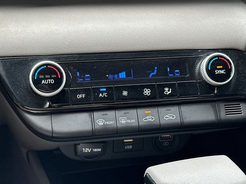 Used 2021 Hyundai Elantra SEL FWD image 19