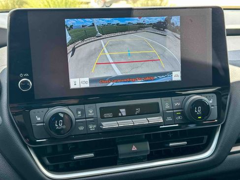 Certified 2025 Toyota Grand Highlander AWD image 32