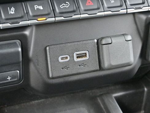 Used 2022 Chevrolet Silverado 2500 High Country w/ Z71 Off-Road Package AWD/4WD image 27