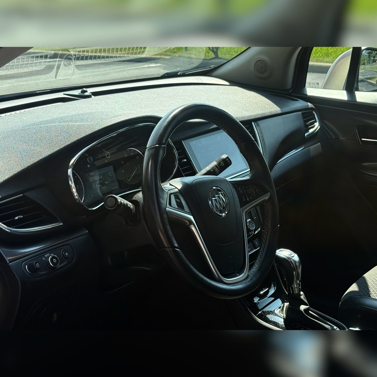 Used 2018 Buick Encore Sport Touring w/ Safety Package FWD image 5