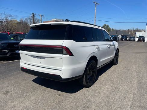 Used 2025 Lincoln Navigator Reserve w/ Jet Appearance Package AWD/4WD image 6