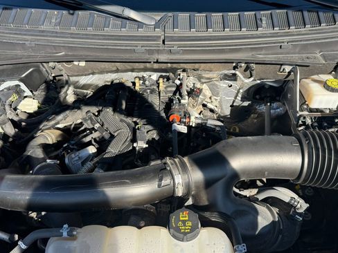 Certified 2024 Ford Expedition Max XLT image 23