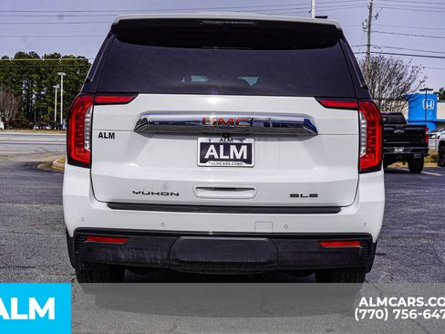 Used 2024 GMC Yukon SLE w/ LPO, Floor Liner Package image 12