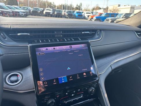 New 2025 Jeep Grand Cherokee Overland w/ Adv Protech Group III AWD/4WD image 19