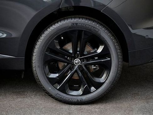 New 2026 Jaguar F-PACE R-Dynamic S image 7