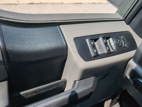 Used 2017 Ford F250 XL w/ Power Equipment Group AWD/4WD image 18