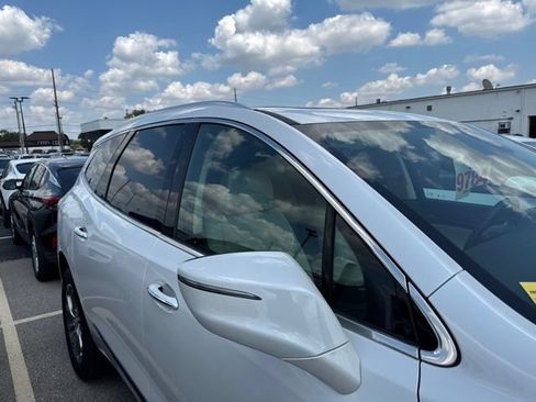 Used 2024 Buick Enclave Avenir w/ Avenir Technology Package AWD/4WD image 6