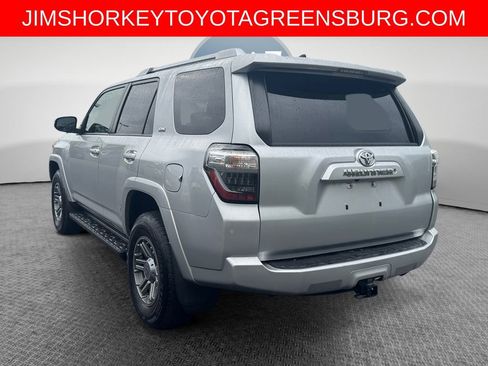 Used 2018 Toyota 4Runner SR5 AWD/4WD image 6
