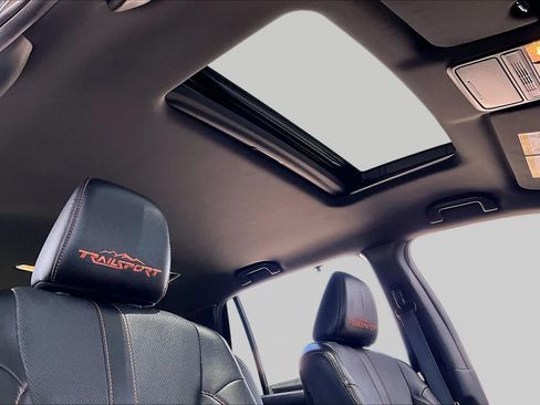 Used 2022 Honda Pilot TrailSport image 14