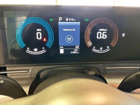 Used 2025 Hyundai Kona SEL image 40