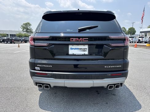 Used 2026 GMC Acadia Elevation w/ Elevation Premium Package FWD image 8