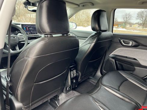 Used 2022 Jeep Compass Latitude image 22