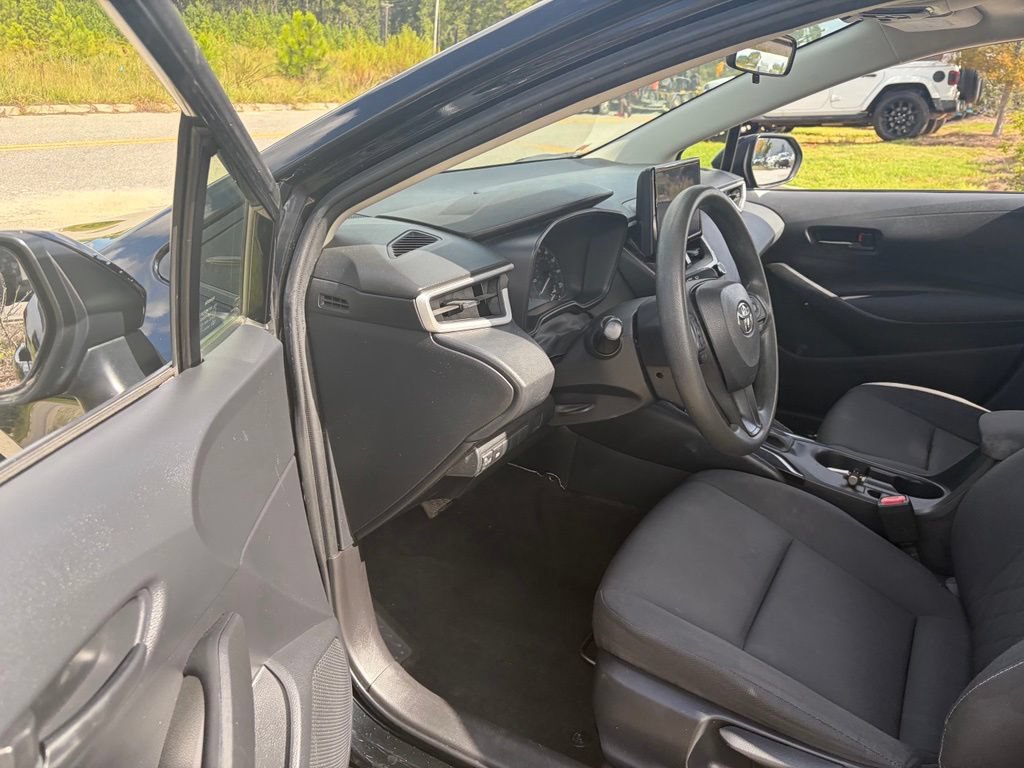 Used 2023 Toyota Corolla LE FWD image 32