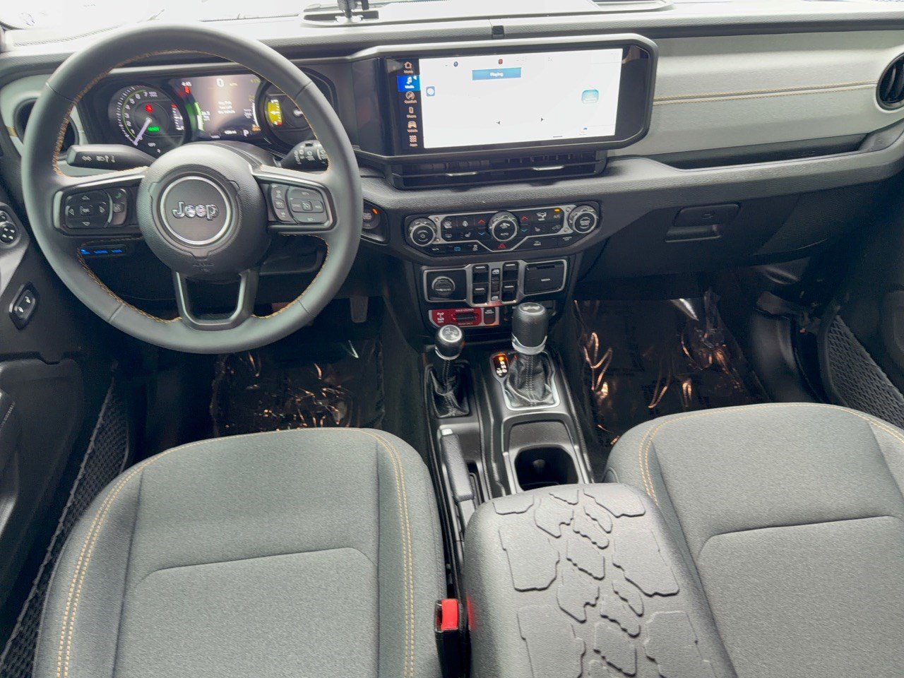 Used 2024 Jeep Wrangler Unlimited AWD/4WD image 17