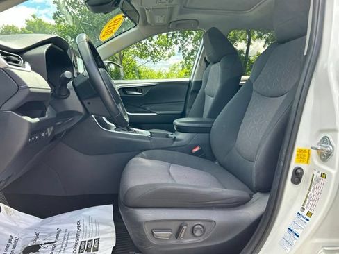 Used 2019 Toyota RAV4 XLE w/ Convenience Package AWD/4WD image 13