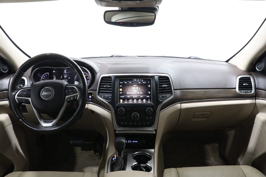 Used 2017 Jeep Grand Cherokee Overland w/ Jeep Active Safety Group AWD/4WD image 14
