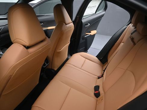 New 2026 Lexus UX 300h FWD image 12