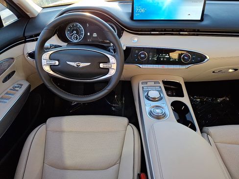 Certified 2025 Genesis GV70 2.5T w/ Advanced Package AWD/4WD image 11