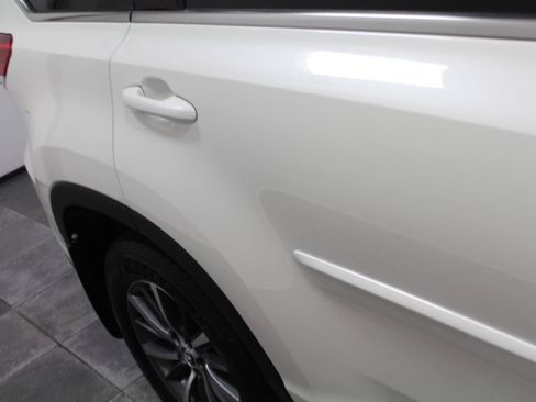 Used 2019 Toyota Highlander XLE AWD/4WD image 42