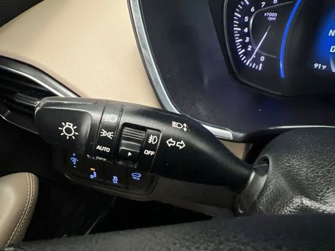 Used 2019 Hyundai Santa Fe Limited FWD image 22