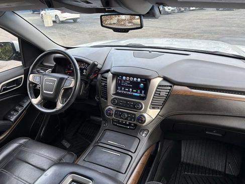 Used 2019 GMC Yukon XL Denali w/ Denali Ultimate Package image 27