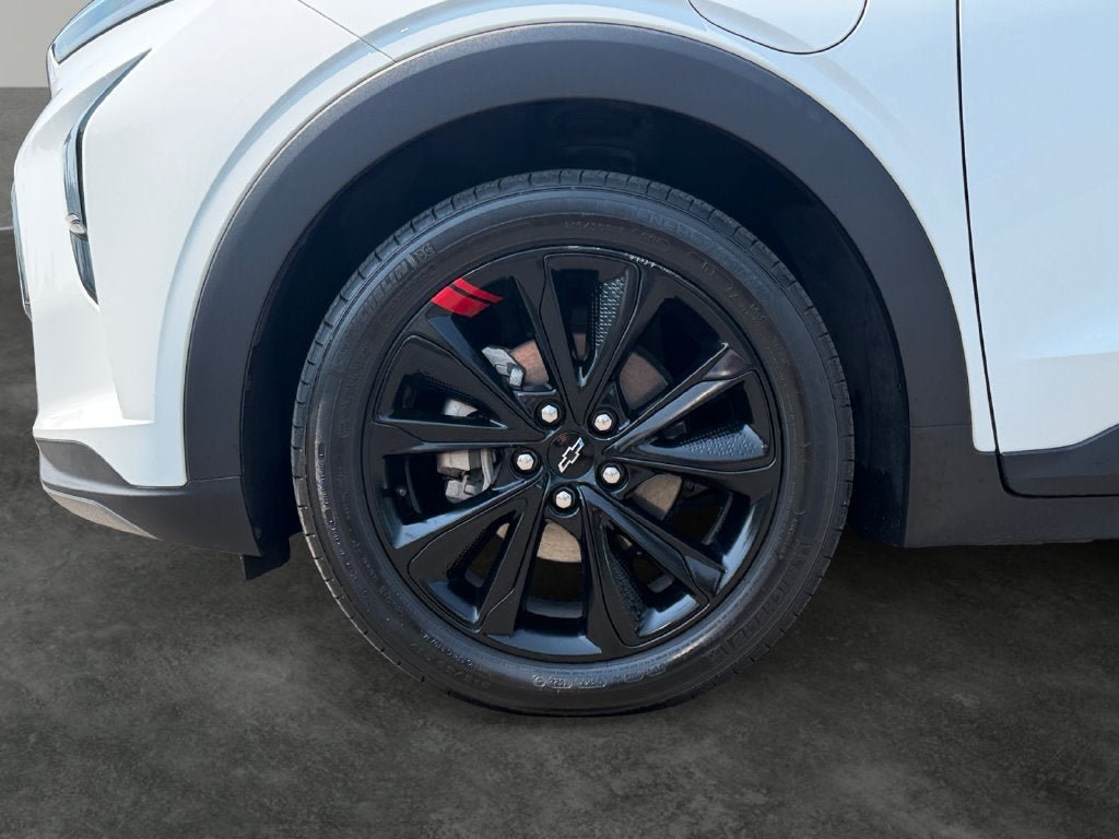 Used 2023 Chevrolet Bolt EUV Premier w/ Sun & Sound Package FWD image 5