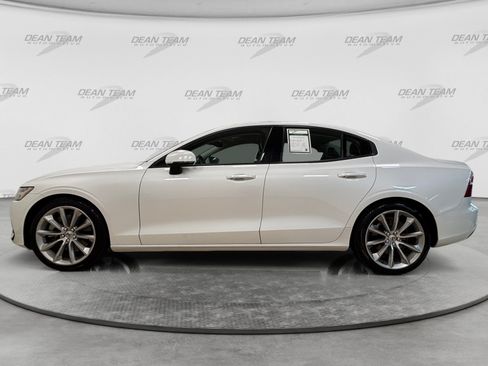 Used 2021 Volvo S60 T6 Momentum AWD/4WD image 4