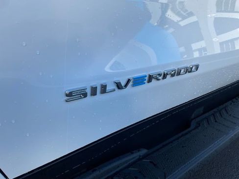 New 2025 Chevrolet Silverado EV LT image 9