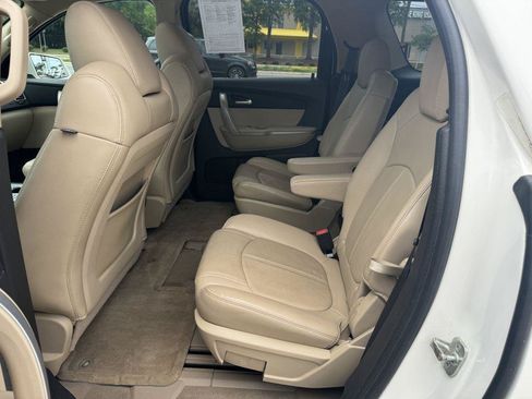 Used 2010 GMC Acadia SLT FWD image 12