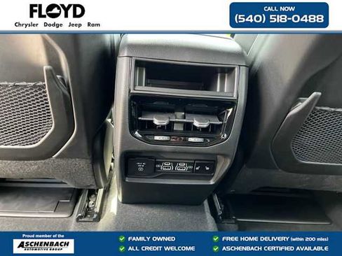 New 2025 Jeep Grand Cherokee Limited w/ Black Appearance Package image 23